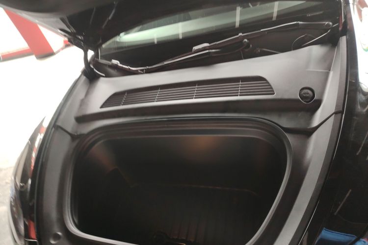 特斯拉 Model Y 2022款 长续航全轮驱动版局部细节24