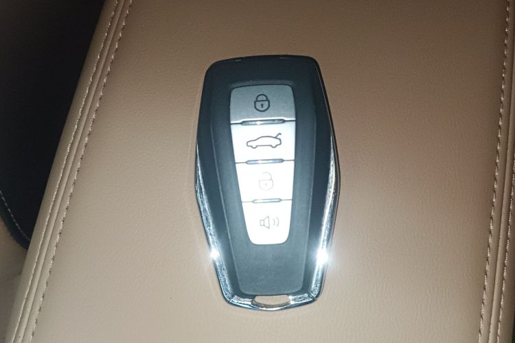 吉利汽车 帝豪 2025款 第4代 1.5L CVT旗舰型中控内饰11