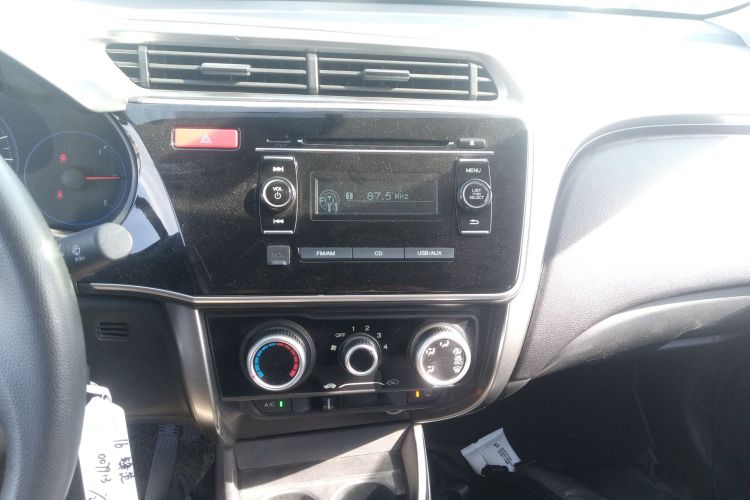 本田 锋范 2015款 1.5L 手动豪华版中控内饰16