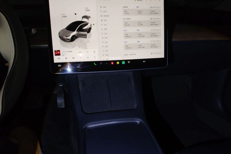 特斯拉 Model 3 2022款 后轮驱动版中控内饰16