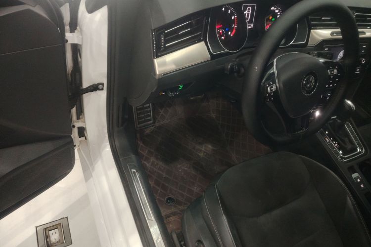 一汽-大众CC 2019款 330TSI 华颜版 国VI中控内饰20