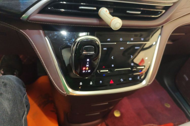 别克GL8 2022款 Avenir艾维亚 六座贤礼版中控内饰18