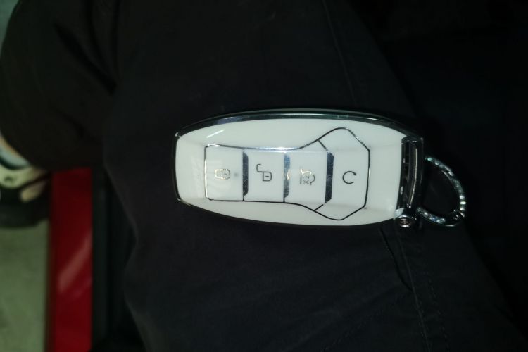 比亚迪 秦Pro 2020款 超越版 1.5TI 自动旗舰型中控内饰11