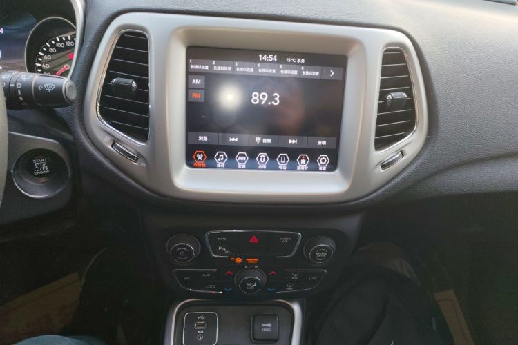 Jeep 指南者 2019款 200T 自动家享-互联大屏版中控内饰16