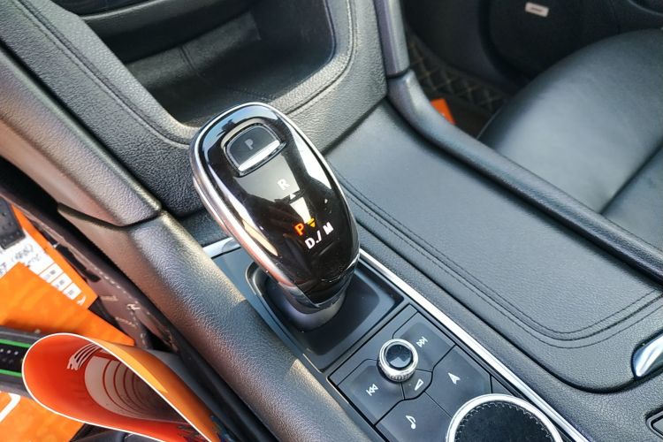 凯迪拉克XT5 2020款 28T 豪华型中控内饰18