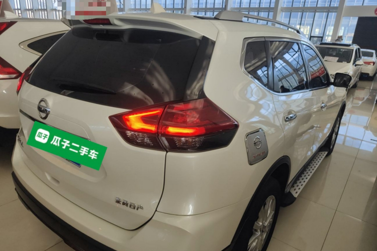 日产 奇骏 2021款 2.0L CVT 2WD XL ITS智联舒适版车身外观7