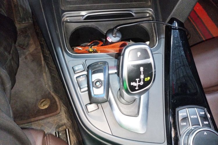 宝马3系 2019款 320Li M运动套装中控内饰18