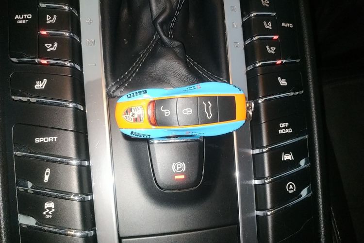 保时捷 2017款  Macan 2.0T中控内饰11