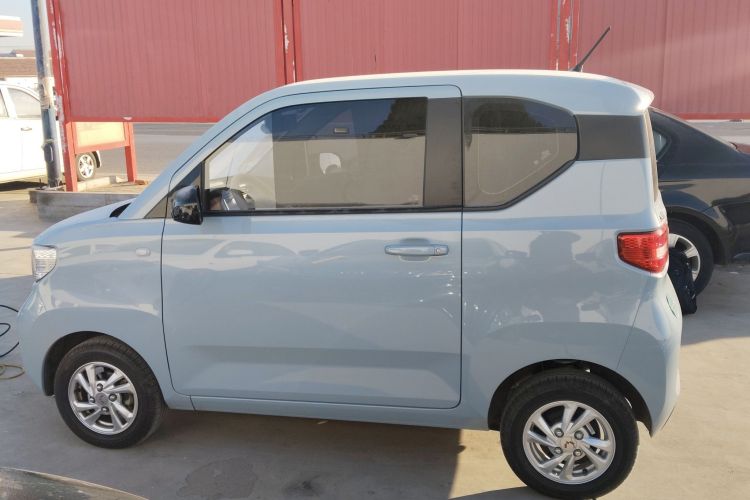 五菱汽车 宏光MINIEV 2021款 马卡龙臻享款 磷酸铁锂车身外观4