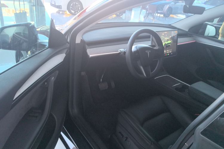 特斯拉 Model Y 2024款 后轮驱动版中控内饰20