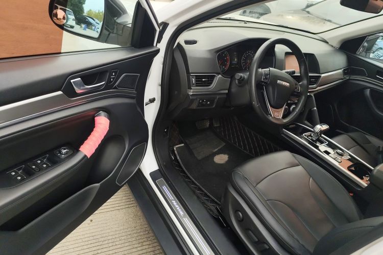 哈弗H6 2018款 蓝标 运动版 1.5T 自动两驱尊贵型中控内饰7003