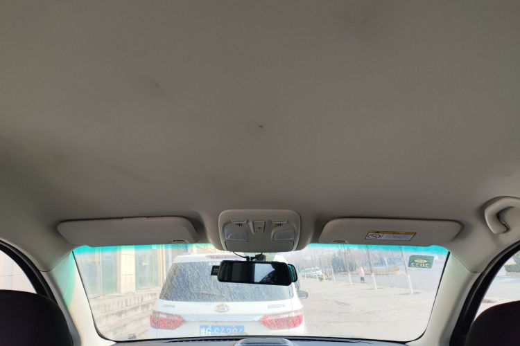 SWM斯威汽车 SWM斯威X7 2020款 2.0L 手动冠军版 7座中控内饰22