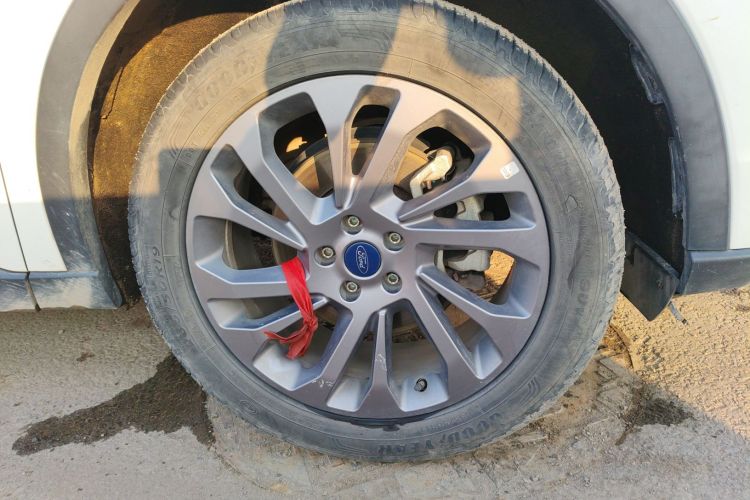 福特 领裕 2021款 EcoBoost 225 尊领型 6座车身外观10