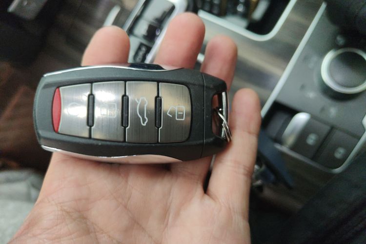 哈弗H9 2020款 2.0T 汽油四驱尊享型 5座中控内饰11