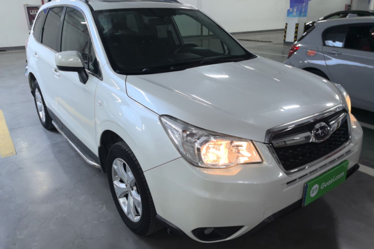 斯巴鲁 森林人 2014款 2.0i 自动豪华版车身外观3