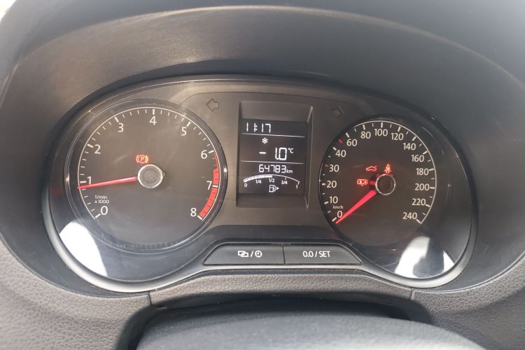 大众 Polo 2016款 1.4L 手动风尚型中控内饰15