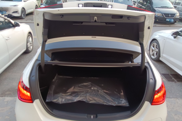 奔驰C级新能源 2024款 改款三 C 350 eL机舱底盘23