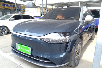 鸿蒙智行 问界M9 2024款 增程 Ultra版 42kWh 6座版