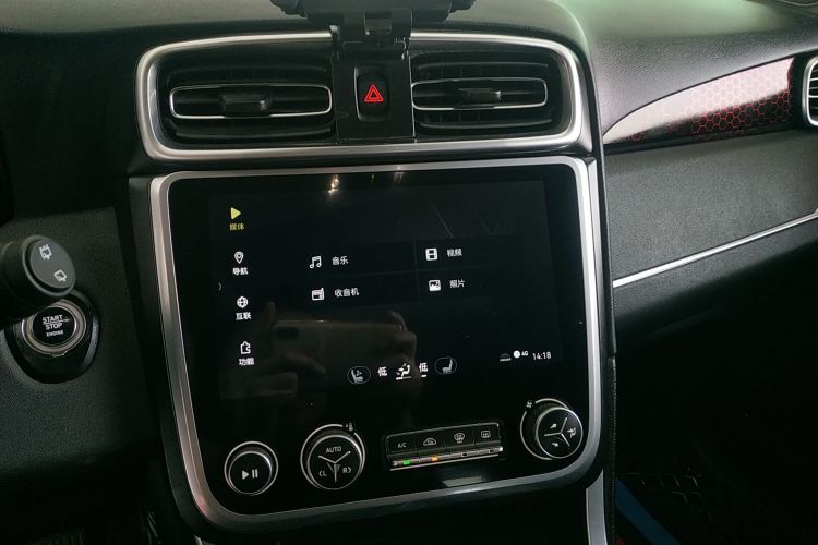 领克01 2017款 2.0T 四驱劲Pro版中控内饰16