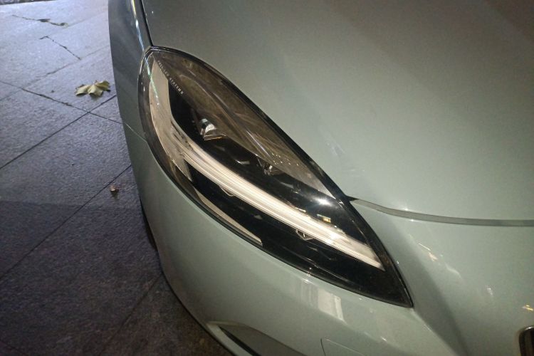 沃尔沃V40 2019款 T3 智逸版车身外观8