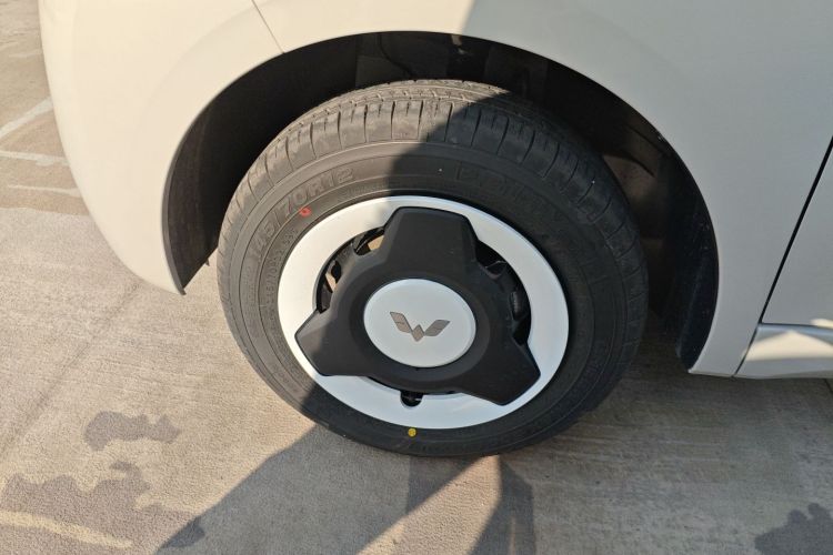 五菱汽车 宏光MINIEV 2024款 第三代 215km 青春版车身外观6007