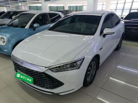 比亚迪 秦PLUS 2024款 荣耀版 DM-i 55KM领先型