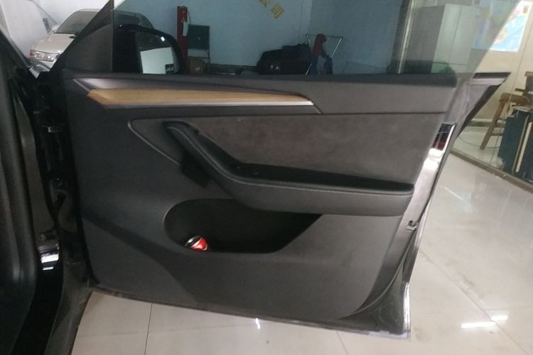 特斯拉 Model Y 2022款 改款 后轮驱动版中控内饰7005