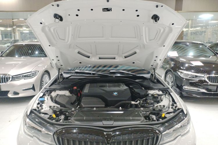 宝马3系 2021款 325Li M运动曜夜套装机舱底盘24