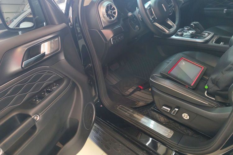 坦克300 2021款 越野版 2.0T 征服者中控内饰20