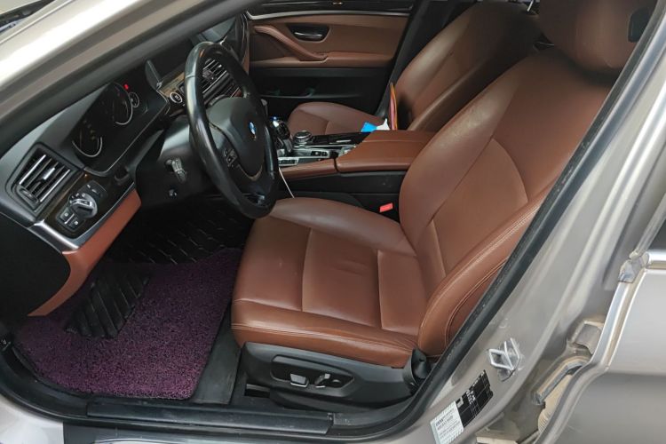 宝马5系 2014款 528Li 领先型中控内饰19