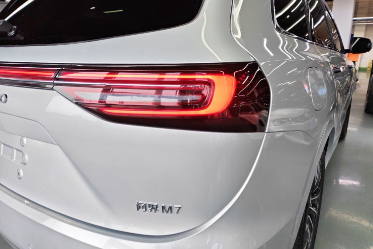 鸿蒙智行 问界M7 2024款 1.5T 智驾四驱Max版 6座车身外观9