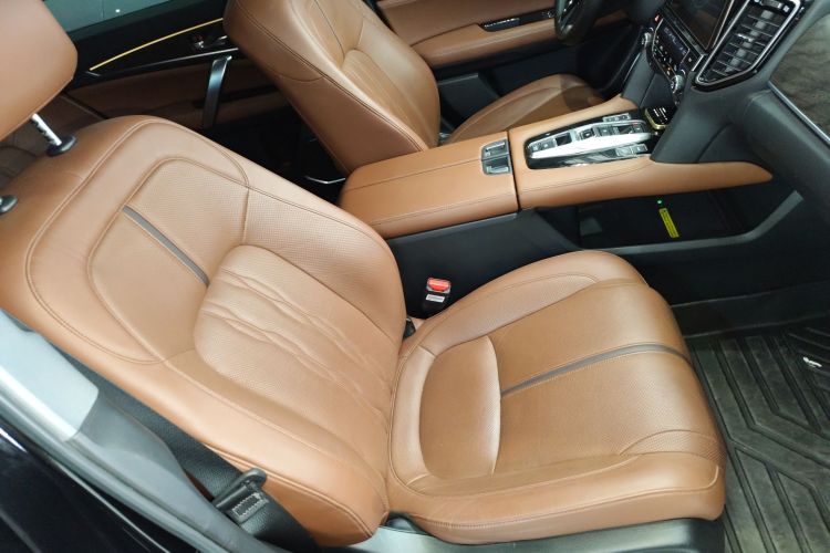 本田UR-V 2020款 370TURBO 两驱尊雅版局部细节41