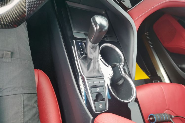 丰田 凯美瑞 2018款 2.5S 锋尚版中控内饰18