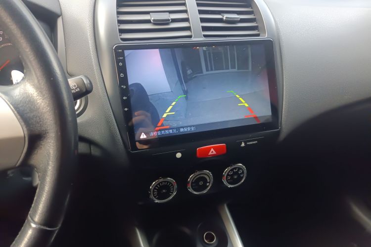 三菱 劲炫ASX 2013款 2.0L CVT两驱豪华版中控内饰16