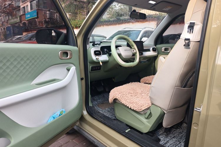 吉利银河 2025款 210km 熊猫骑士中控内饰20