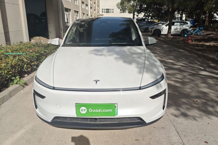 特斯拉 Model Y 2025款 后轮驱动版车身外观2