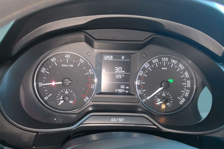 斯柯达 明锐 2017款 经典款 1.6L 自动标准版中控内饰14