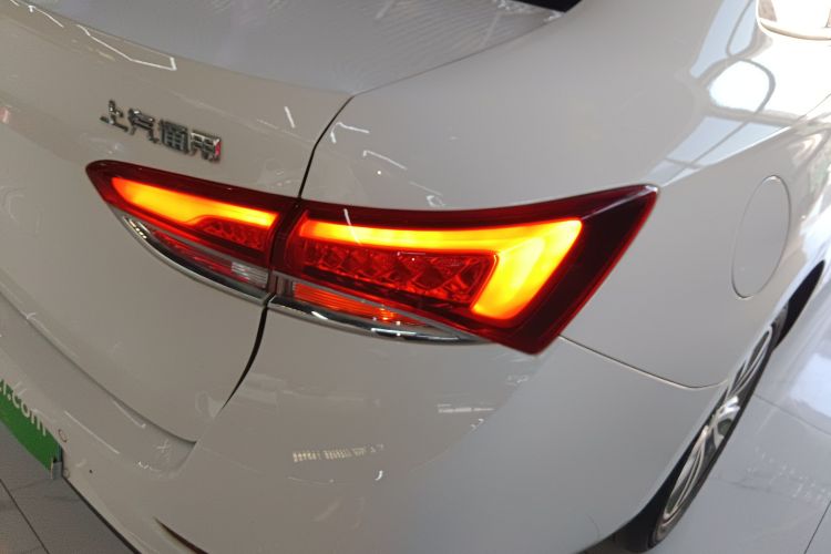 别克 英朗 2021款 1.3T 自动轻混动精英型车身外观9