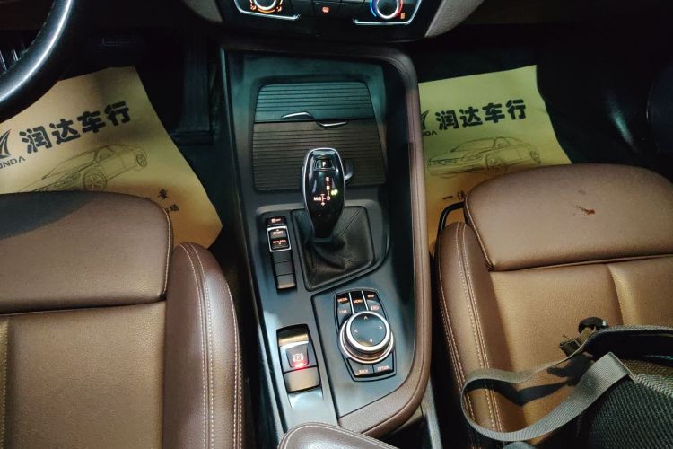 宝马X1 2022款 sDrive20Li 时尚型中控内饰18