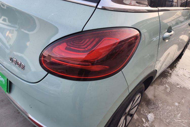 五菱汽车 五菱缤果 2023款 333km 悦享款车身外观9