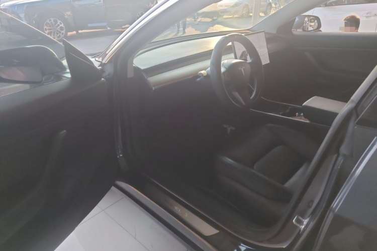 特斯拉 Model 3 2020款 改款 长续航后轮驱动版中控内饰20