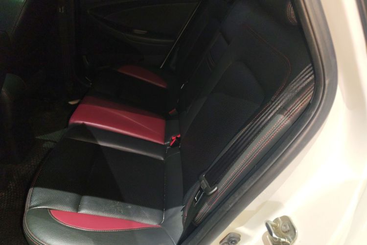 长安 逸动 2015款 1.6L 自动俊酷型 国V中控内饰21