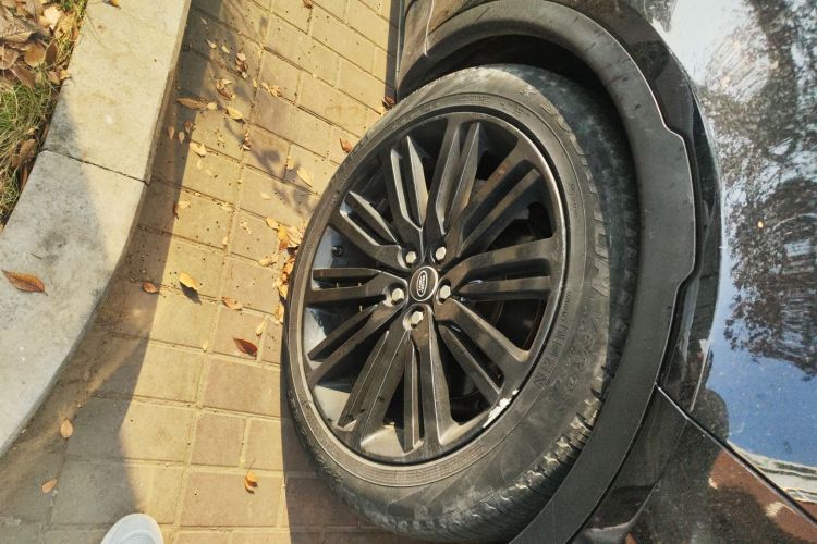 路虎 发现 2018款 3.0 SC V6 HSE车身外观10