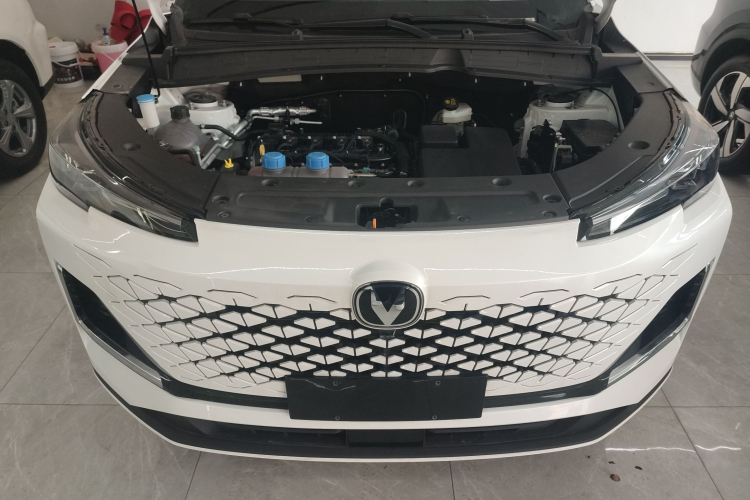 长安CS55PLUS PHEV 2025款 智慧新蓝鲸 125km 战舰版机舱底盘24