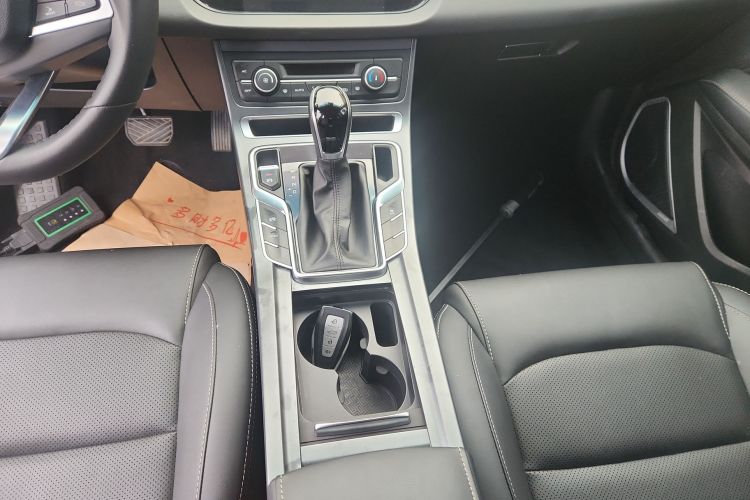 吉利汽车 帝豪 2019款 领军版 1.5L CVT豪华型 国VI中控内饰18