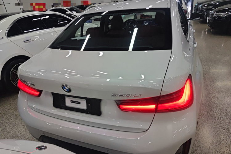 宝马3系 2024款 320Li M运动套装车身外观6