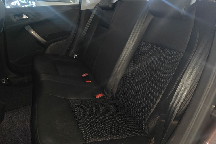 标致2008 2014款 1.6L 手动潮流版中控内饰21