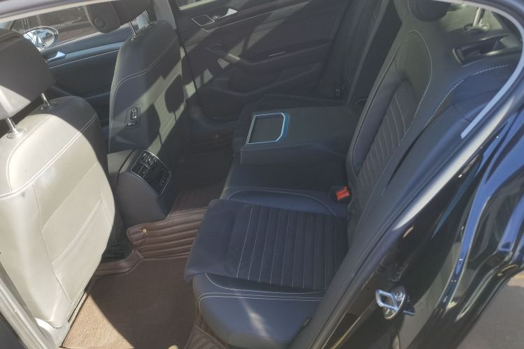 大众 迈腾 2020款 380TSI DSG 豪华型中控内饰21