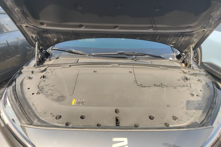 飞凡汽车 飞凡R7 2023款 后驱屏霸版机舱底盘24