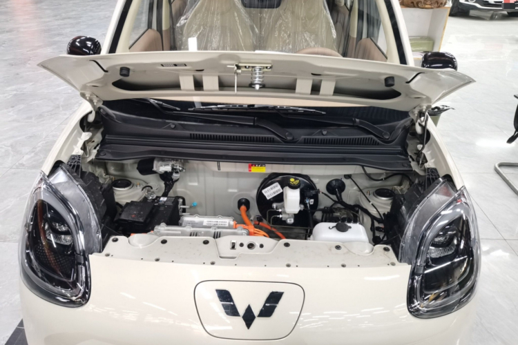 五菱汽车 宏光MINIEV 2025款 四门版 进阶款机舱底盘24